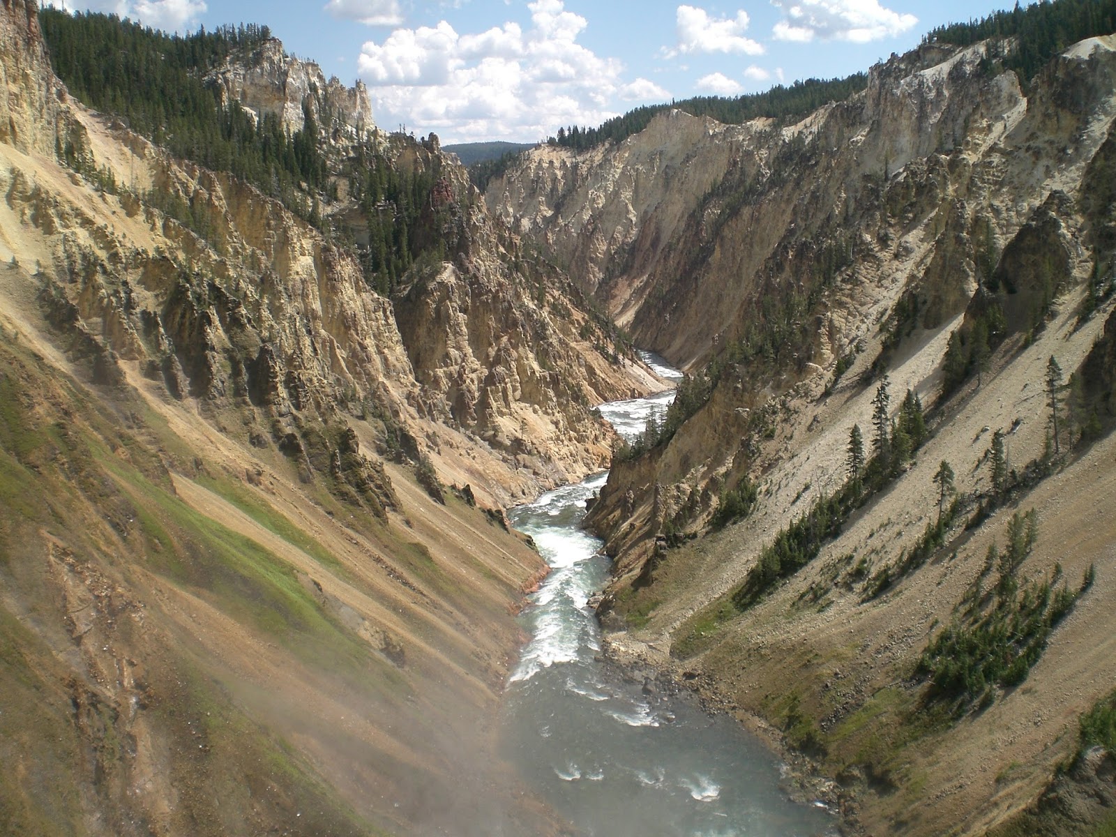 Read more about the article Yellowstone River & Uncle Tom’s Trail in Yellowstone National Park