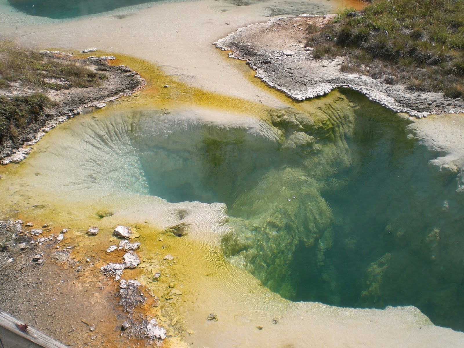 You are currently viewing Geysers, Hot Springs & Old Faithful