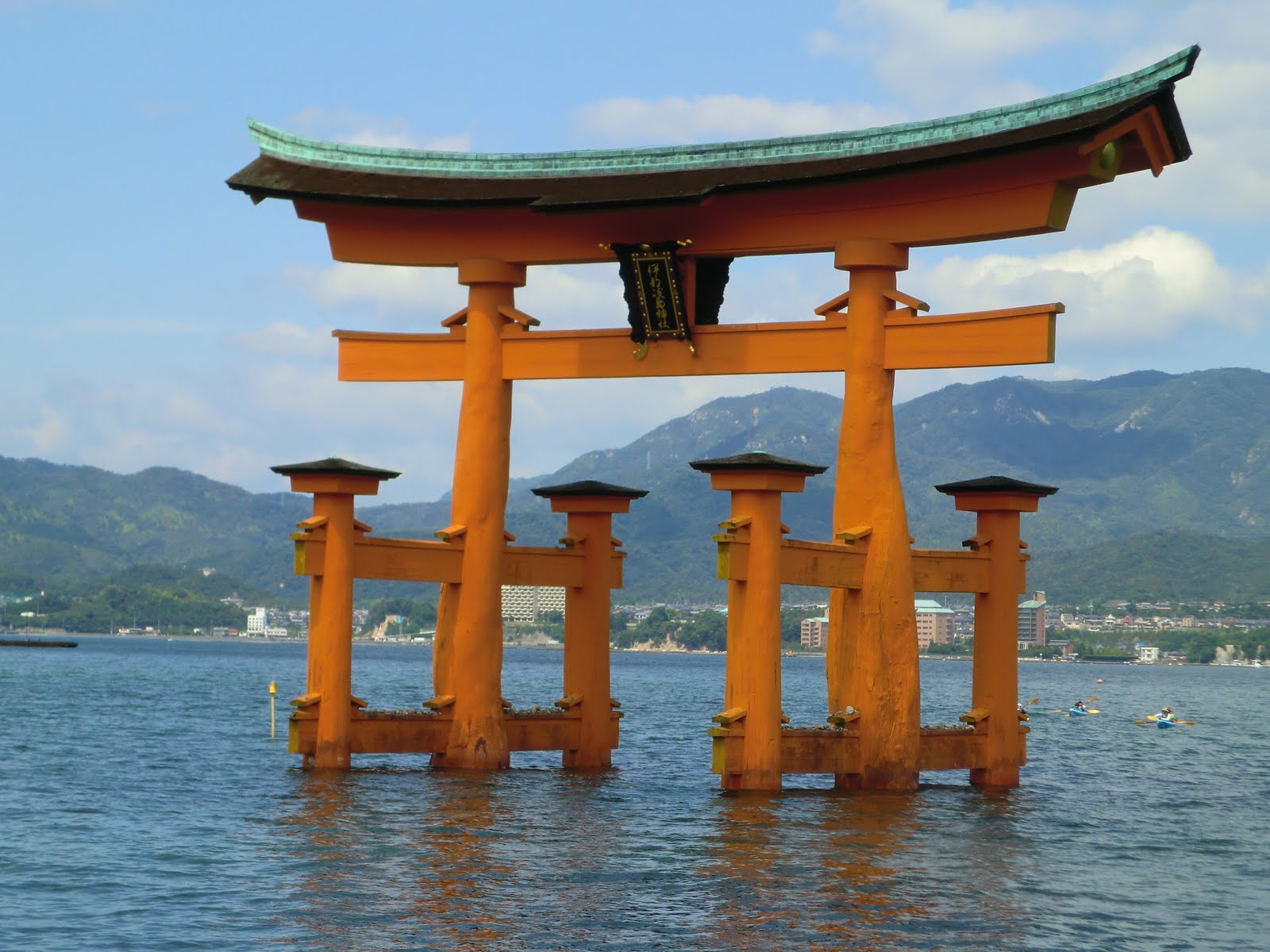 Read more about the article Miyajima & Hiroshima, Japan