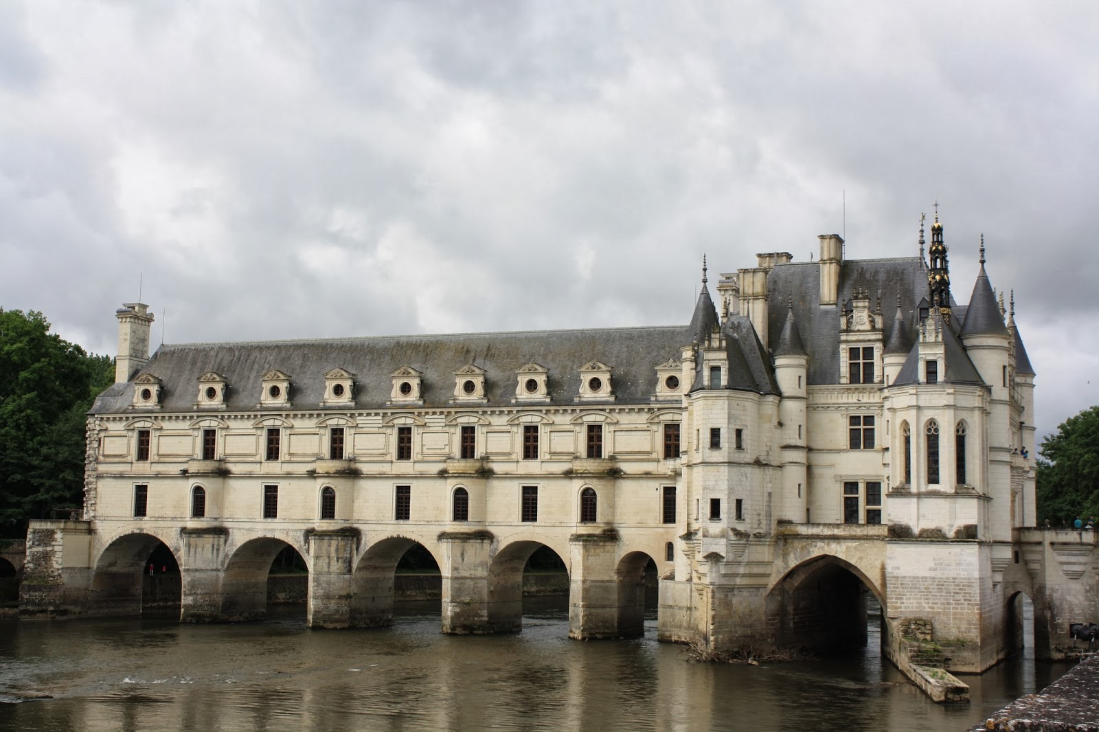 You are currently viewing Chateau de Chenonceau in the Loire Valley, France