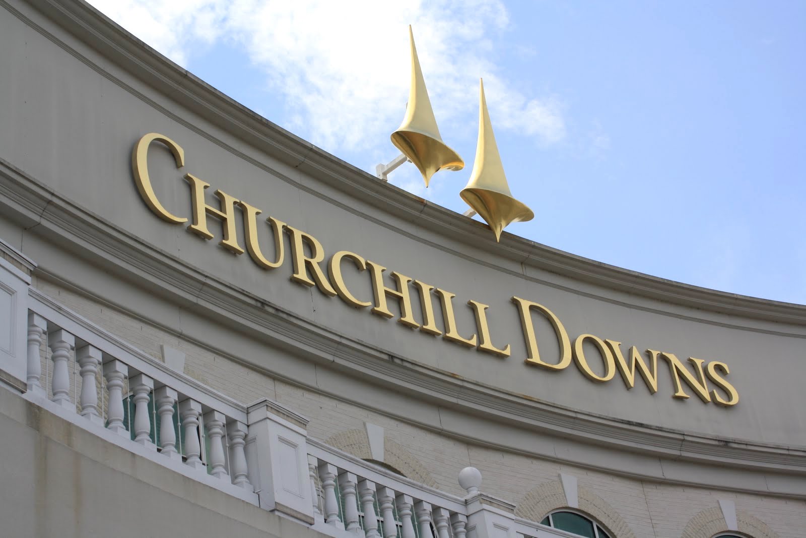 You are currently viewing Churchill Downs & Louisville, Kentucky