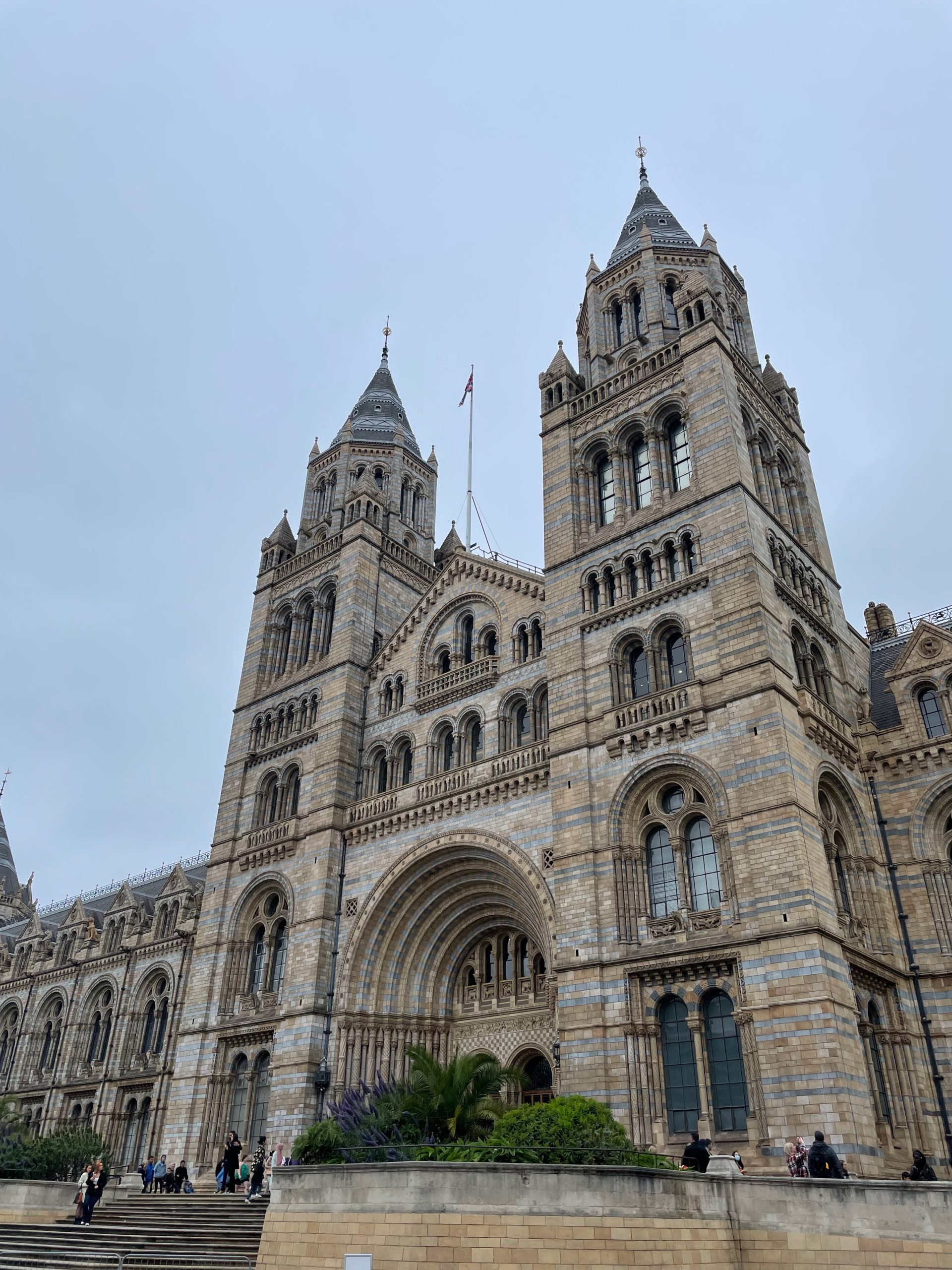 You are currently viewing Summer in England: Natural History Museum & Queen’s Platinum Jubilee in London