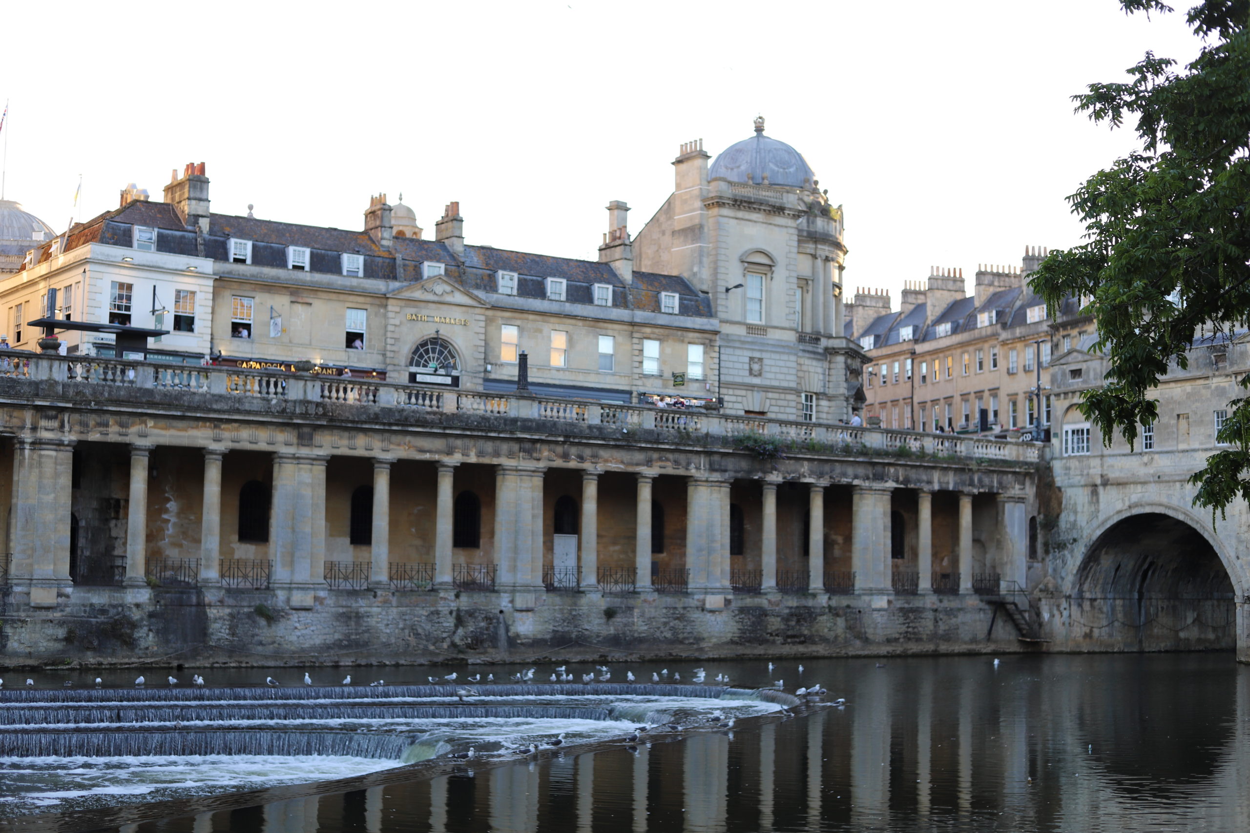 You are currently viewing Summer in England: Pulteney Bridge & River Avon in Bath