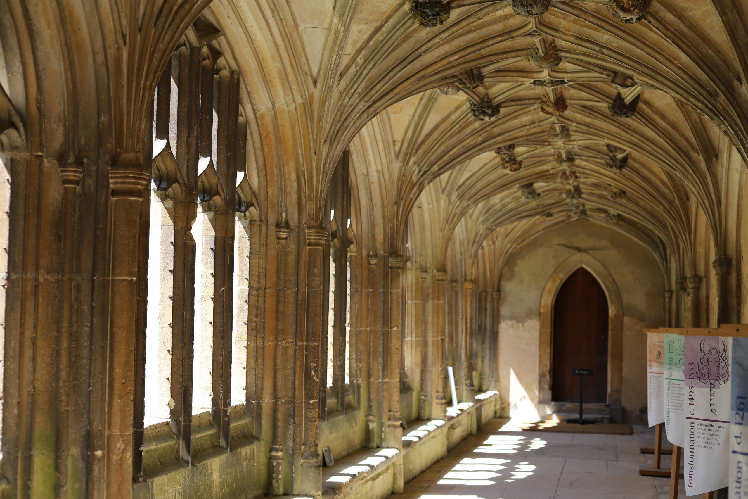 You are currently viewing Summer in England: Lacock Village & Abbey in Wiltshire