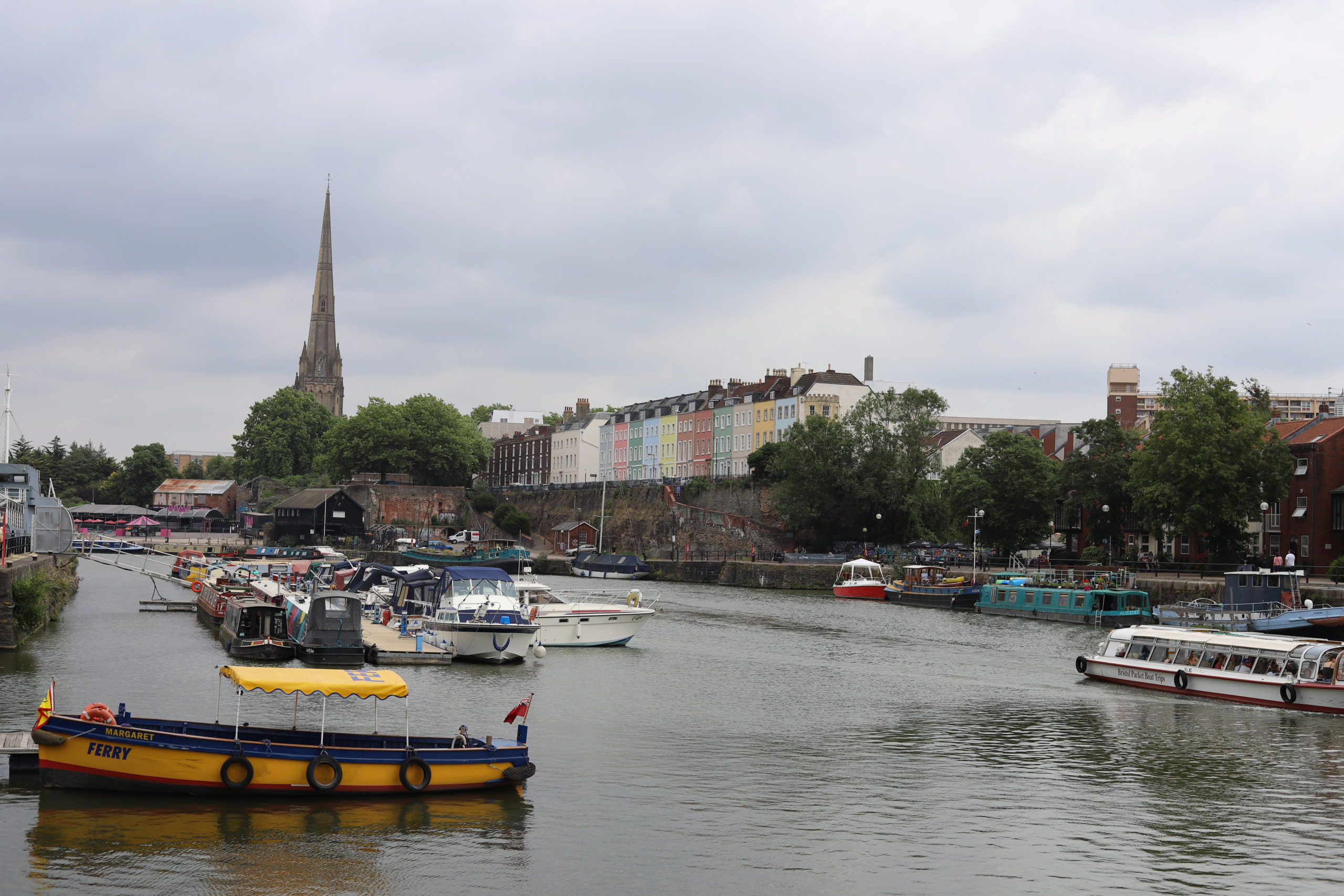 You are currently viewing Summer in England: A Day in Bristol for Boats, Burgers & Banksy