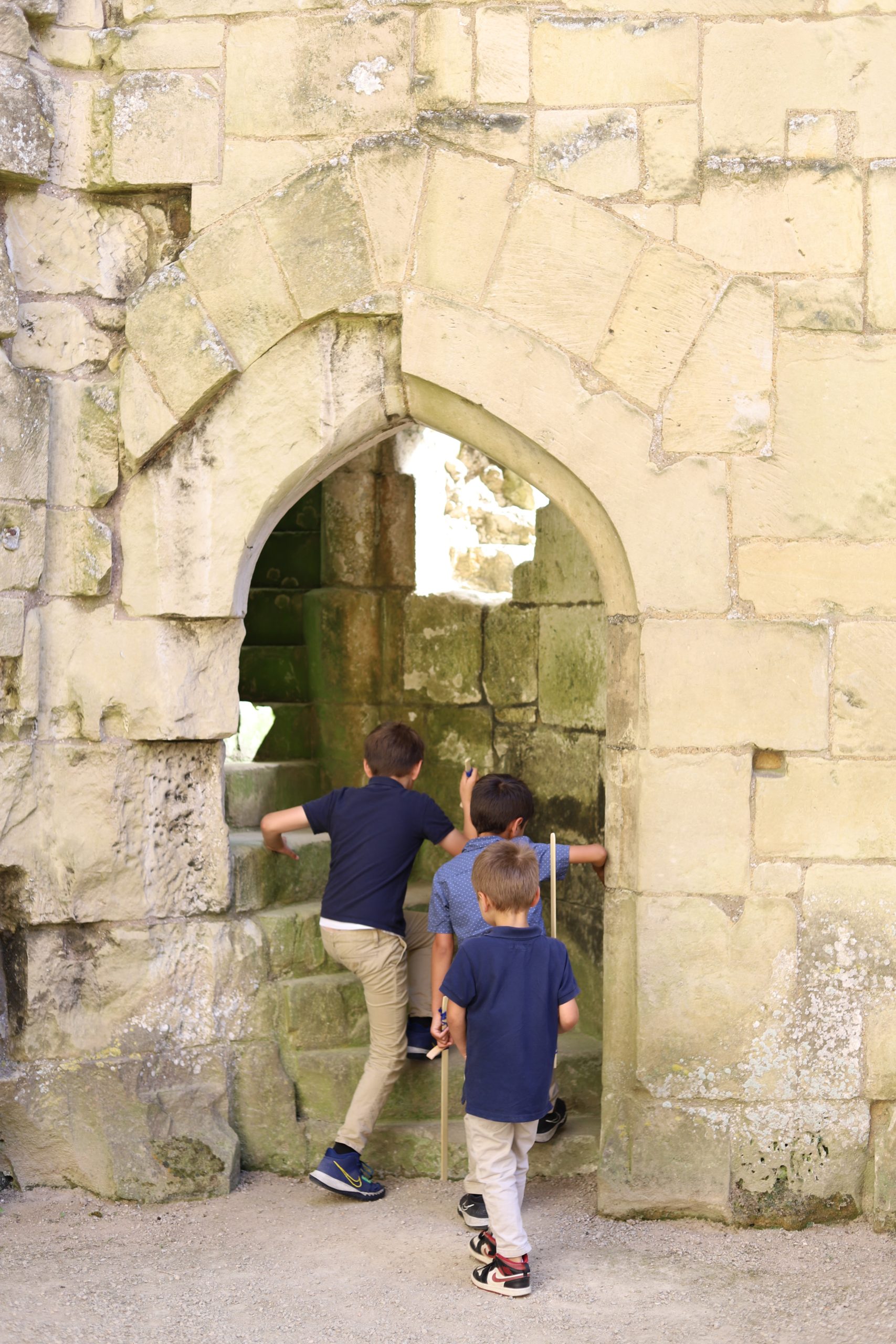 You are currently viewing Summer in England: Old Wardour Castle