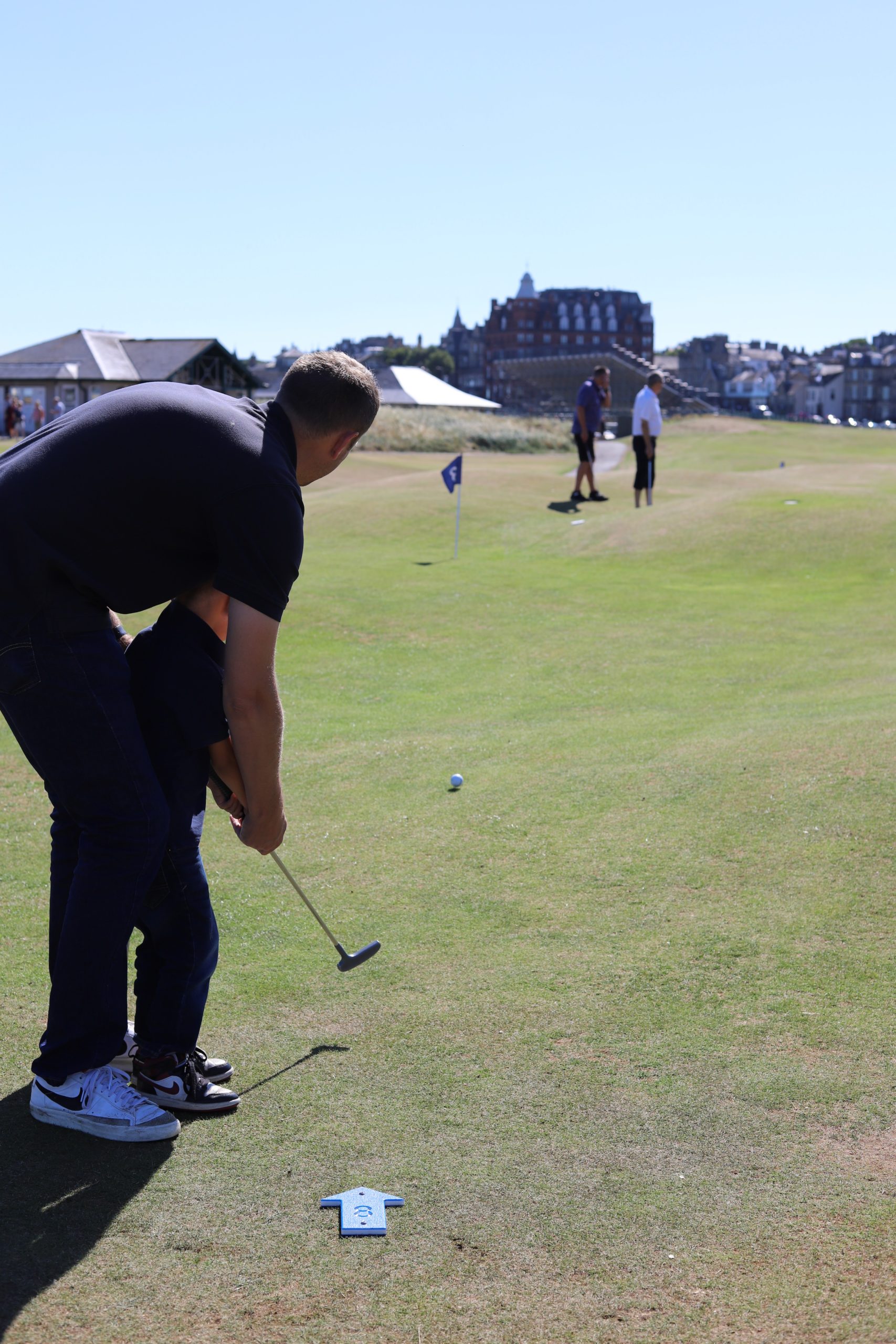 You are currently viewing Scotland with Kids: Golfing St. Andrews